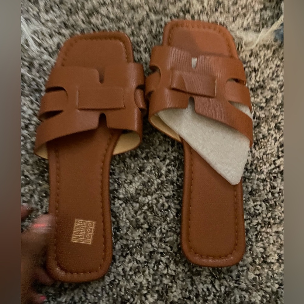 Never worn size 8.5